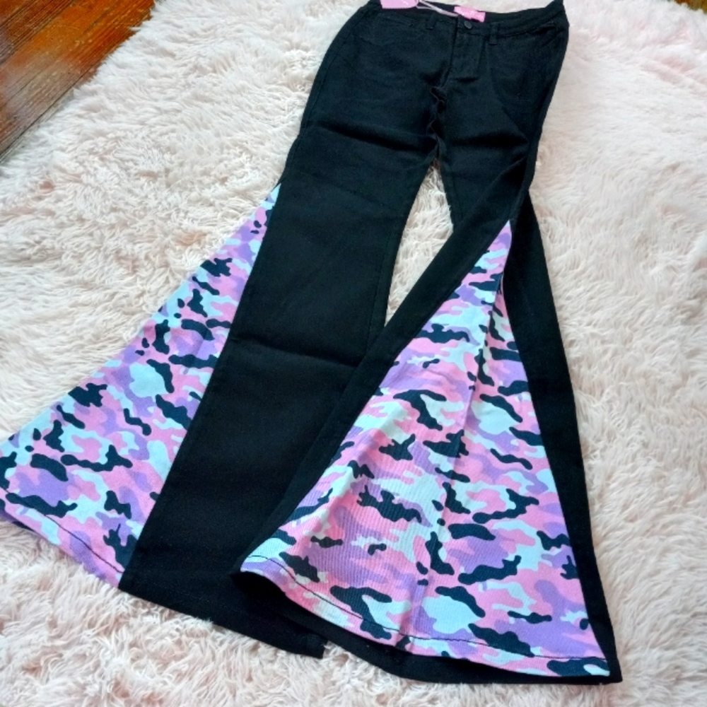 FINAL PRICE! Fit & flare dolls kill bellbottom jeans! Pink camo insert 18" bells - Picture 4 of 10